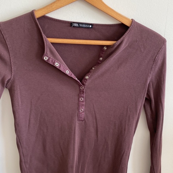 Zara plum ribbed long sleeve Henley top - Picture 2 of 5